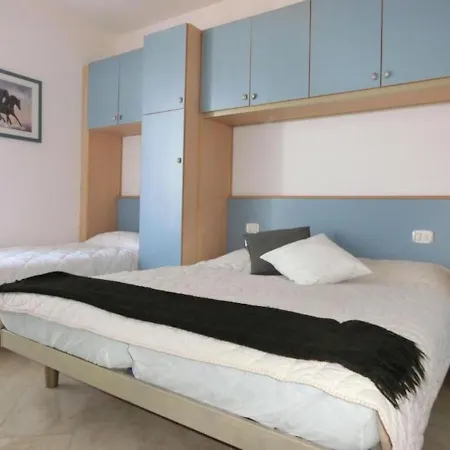 Cozy 200 M From The - Beahost Apartment *